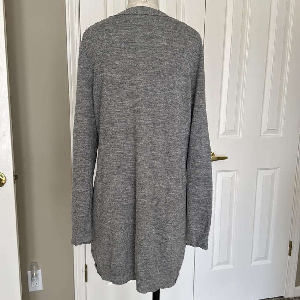 GAP Cardigan - Picture 4 of 7